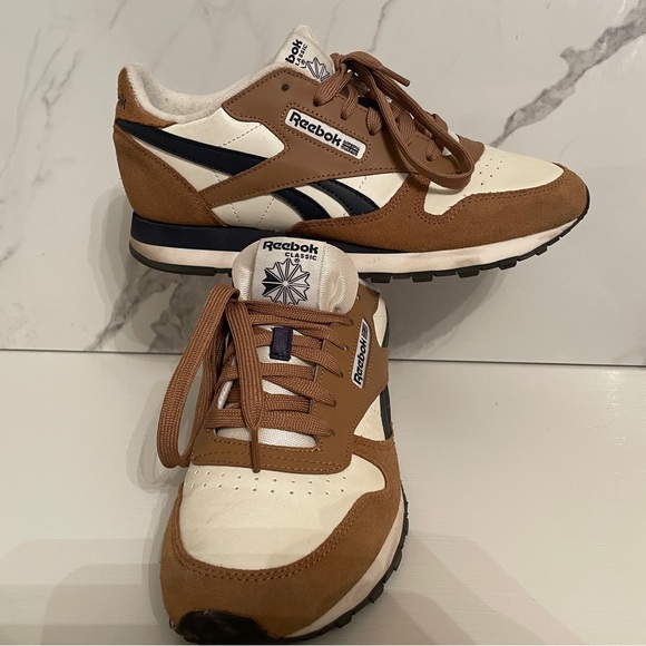 Men’s size 7 Reebok sneakers two tone , slightly used - Picture 3 of 6